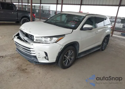 2019 Toyota Highlander Xle z USA, uszkodzony, nr VIN 5TDKZRFH0KS566014